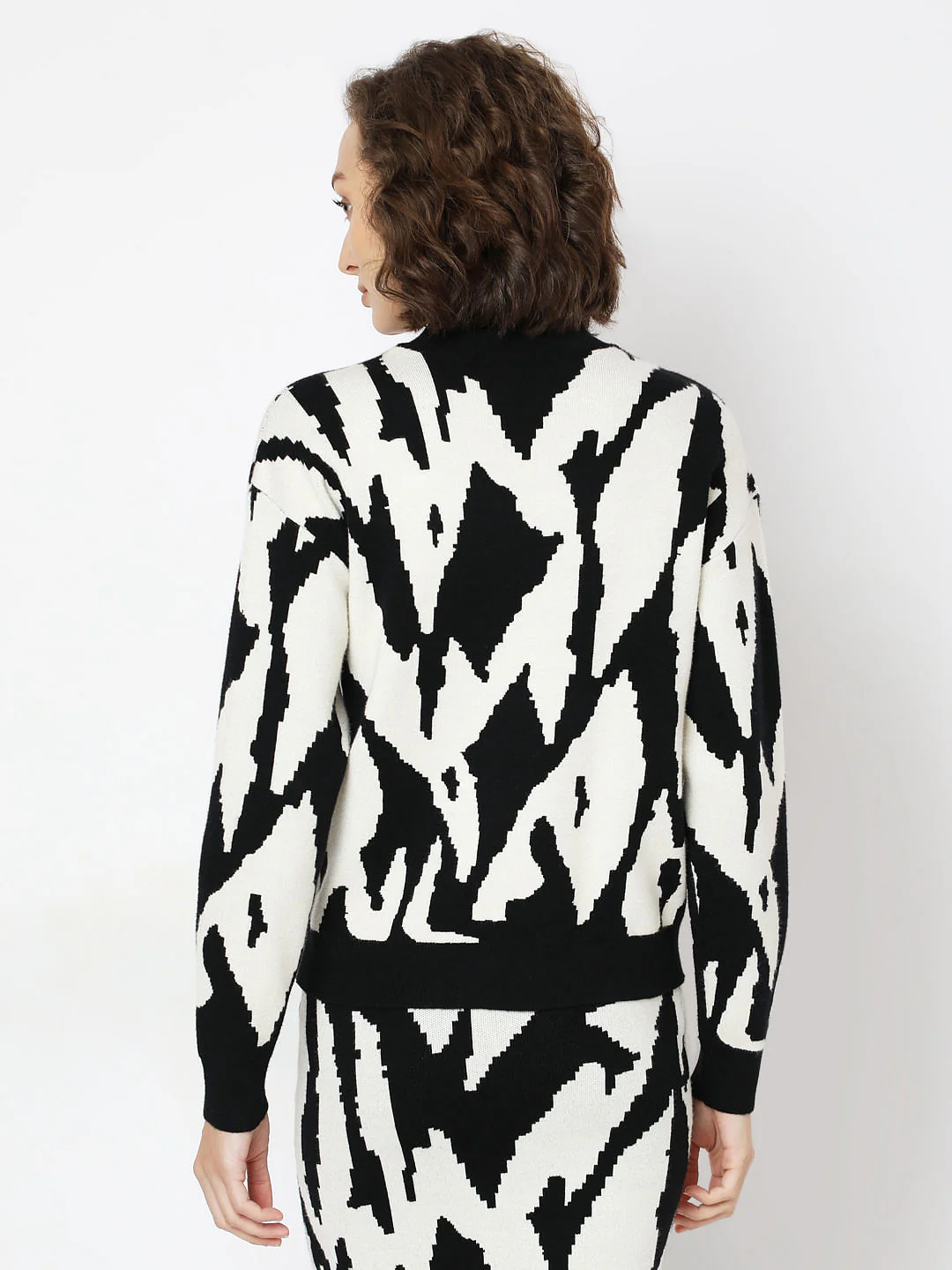 Monochrome High Neck Co-Ord Set Pullover - Image 4