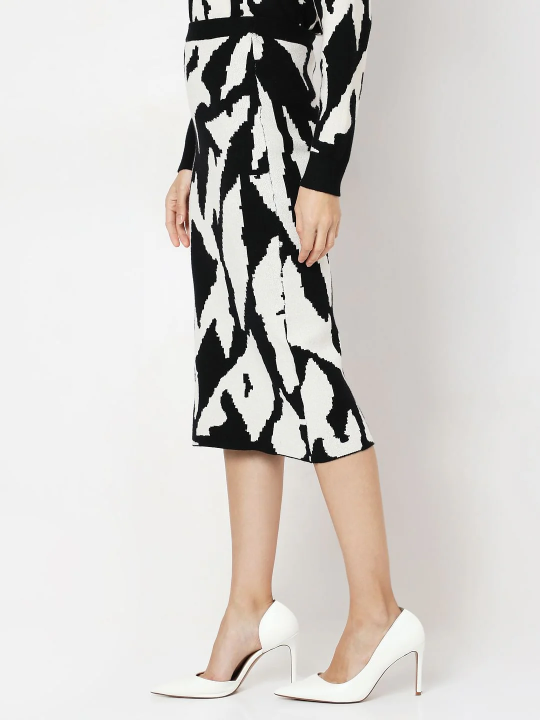 Monochrome High Rise Co-Ord Set Skirt - Image 3
