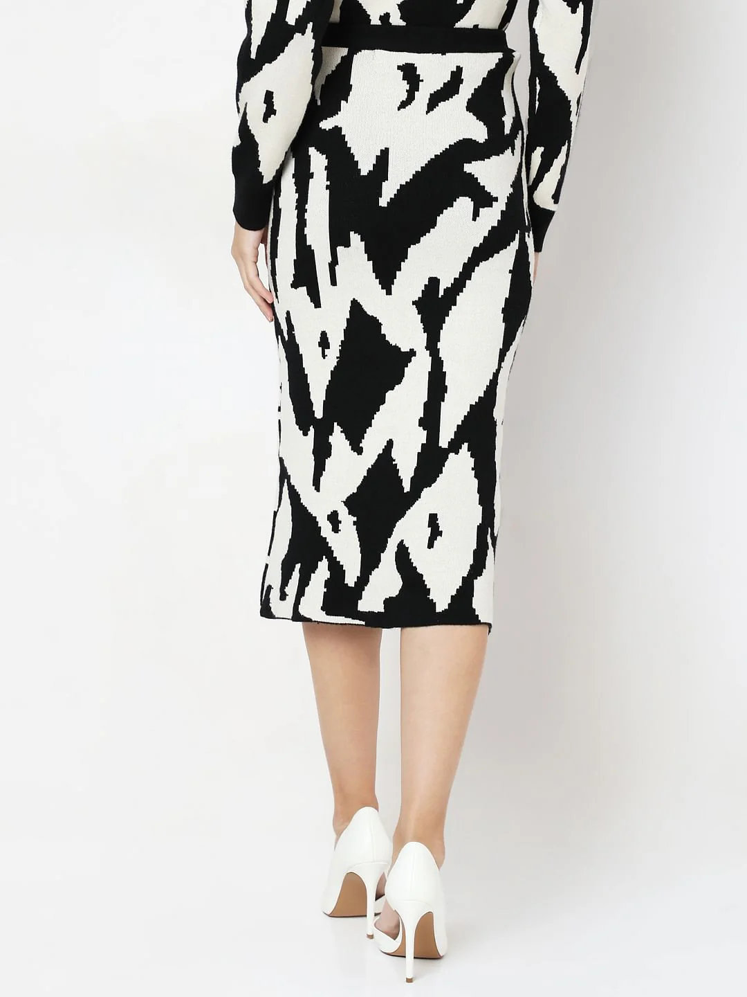 Monochrome High Rise Co-Ord Set Skirt - Image 4