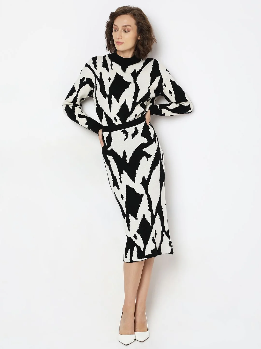 Monochrome High Rise Co-Ord Set Skirt - Image 5