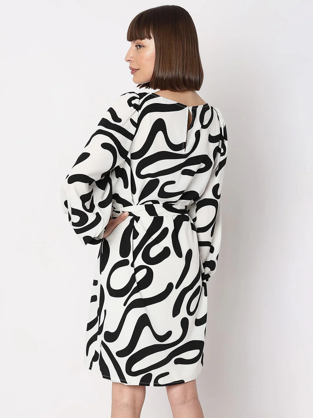 White Doodle Print Shift Dress - Image 4