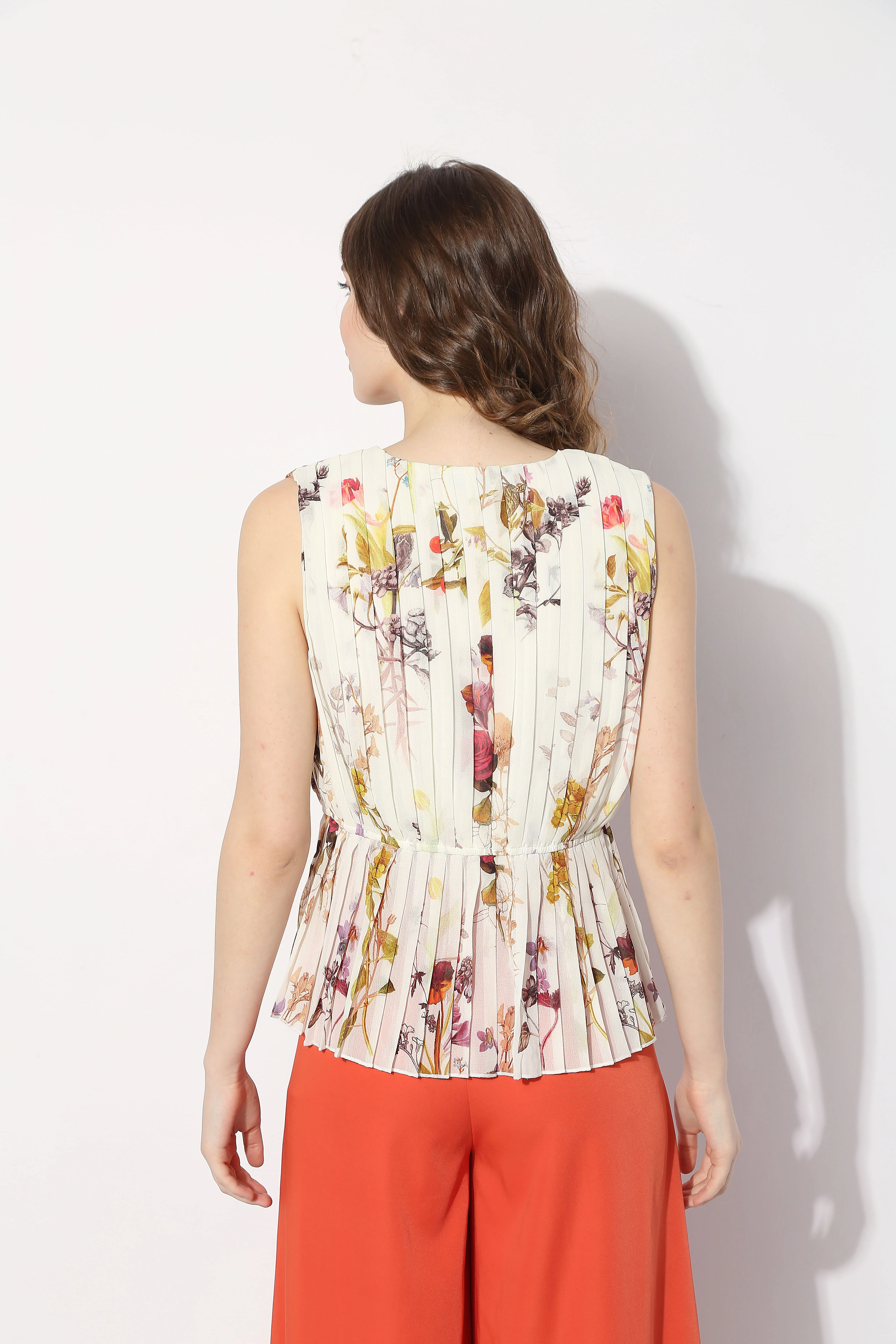 Beige Floral Pleated Top - Image 9