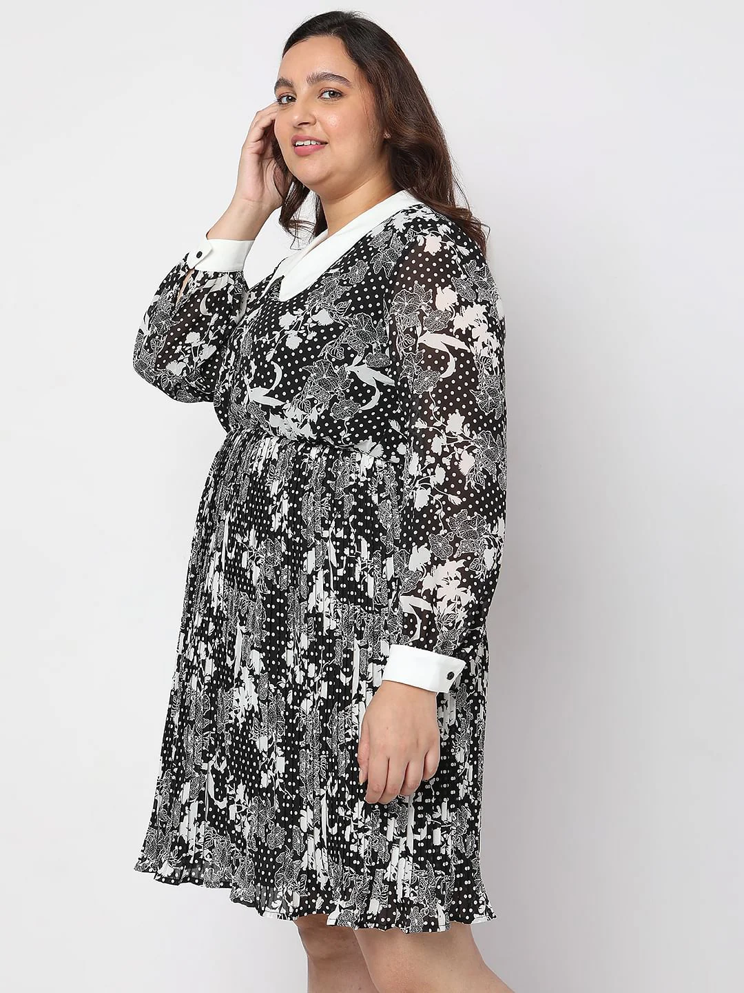 Curve Black Floral Fit & Flare Dress - Image 3