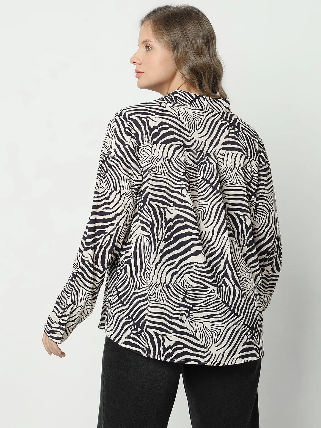 Curve Beige Printed Full Sleeves Top - Image 4