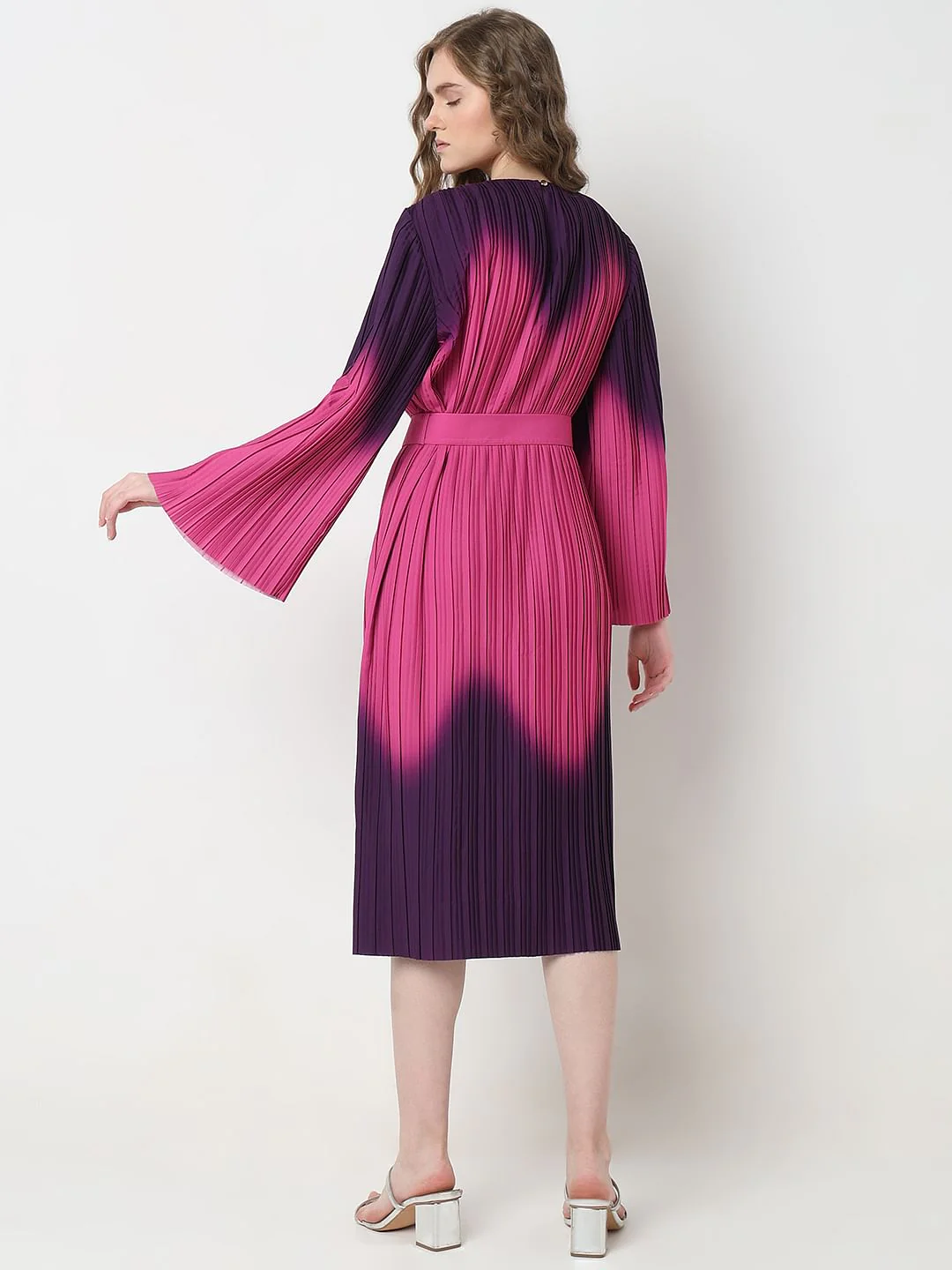 Marquee Purple Ombre Pleated Midi Dress - Image 4