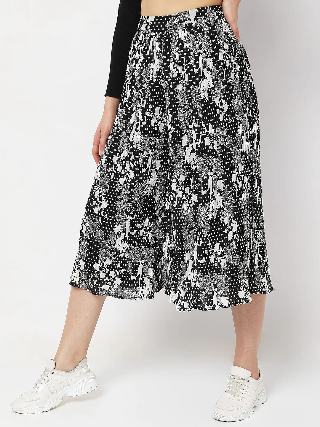 Black High Rise Floral Flared Pants - Image 3