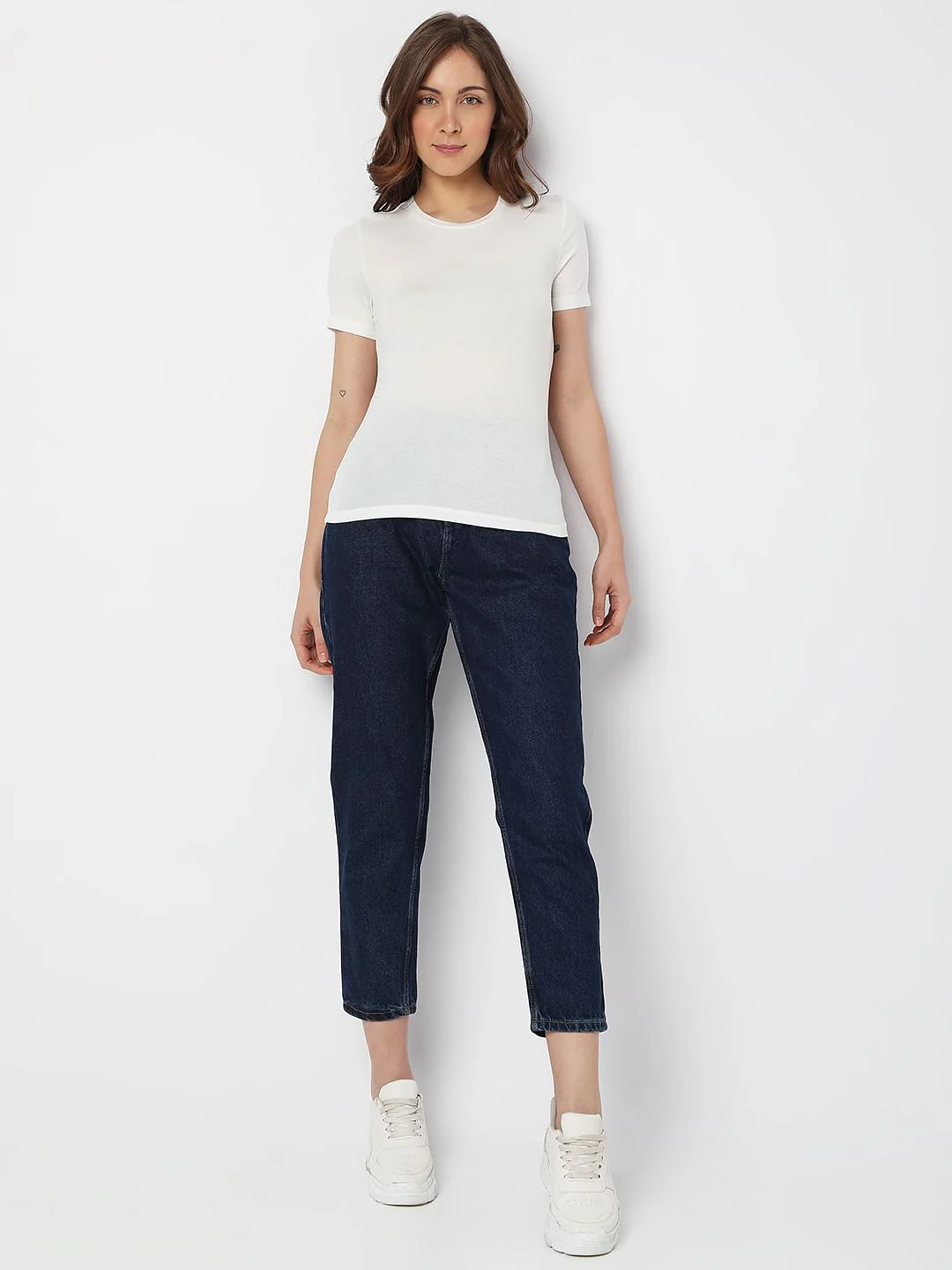 White Solid T-Shirt - Image 5