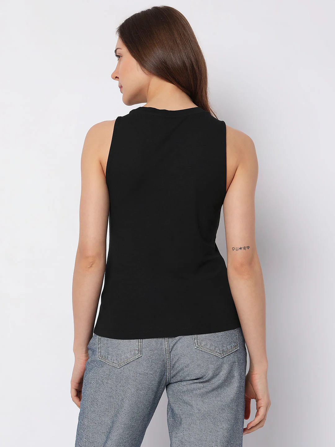 Black O-Neck Tank Top - Image 4