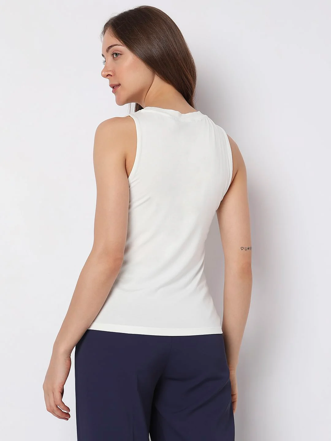 White O-Neck Tank Top - Image 4