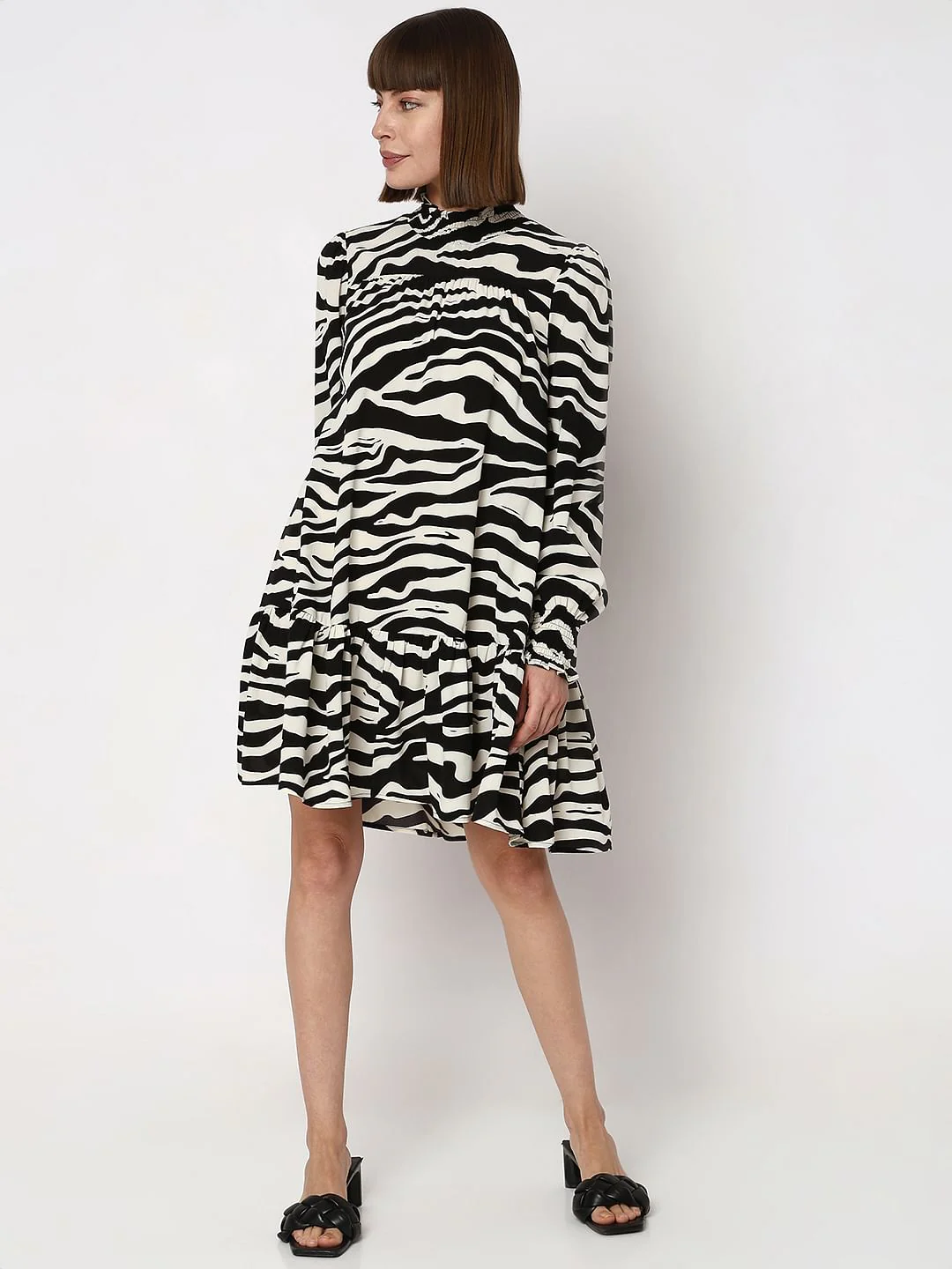 Black & White High Neck Shift Dress - Image 5