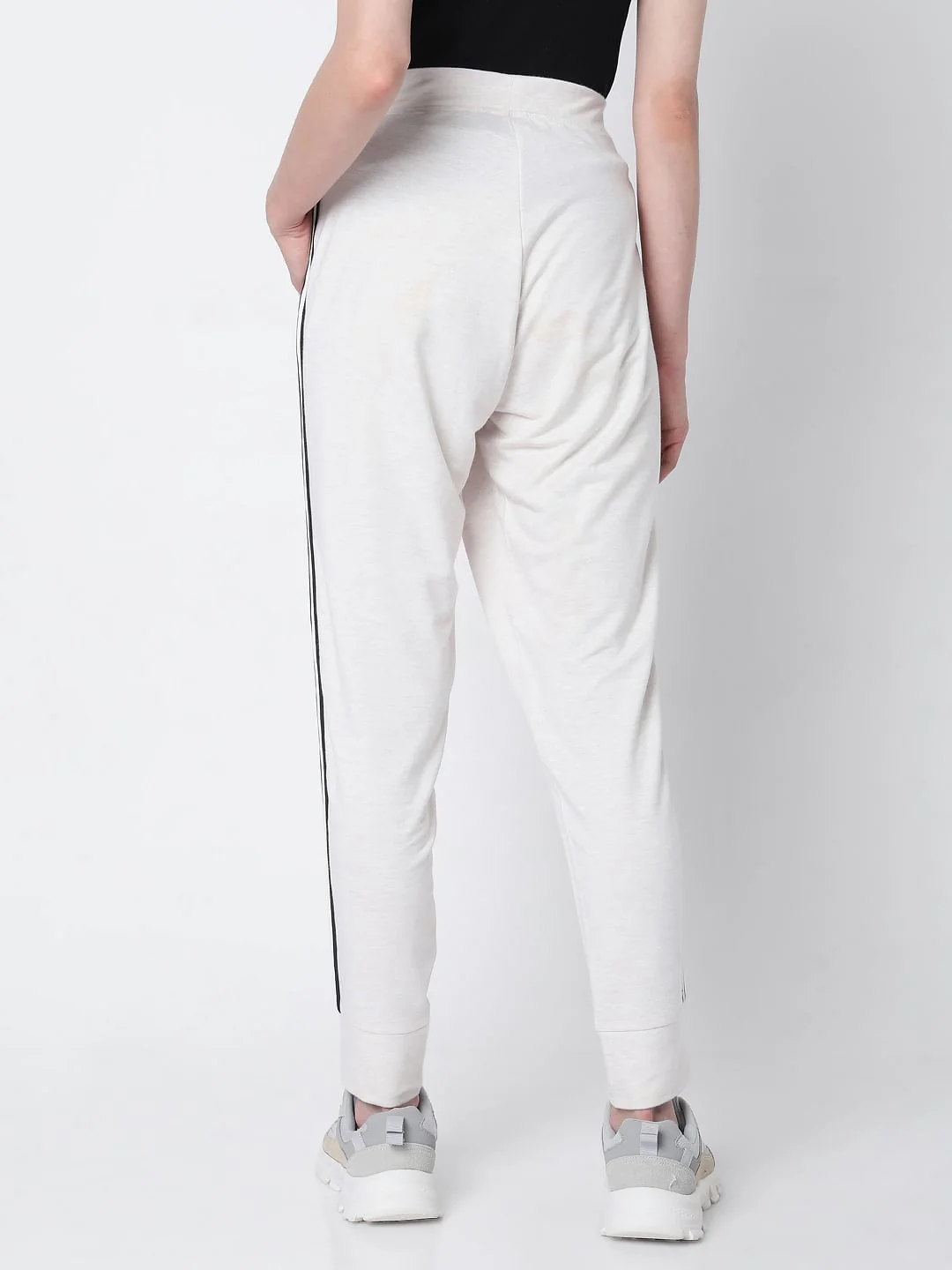 White High Rise Co-Ord Set Sweatpants - Image 4