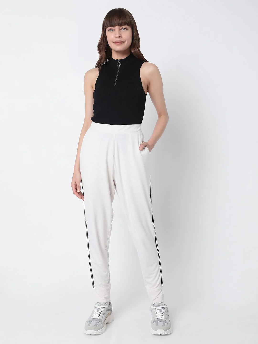 White High Rise Co-Ord Set Sweatpants - Image 5