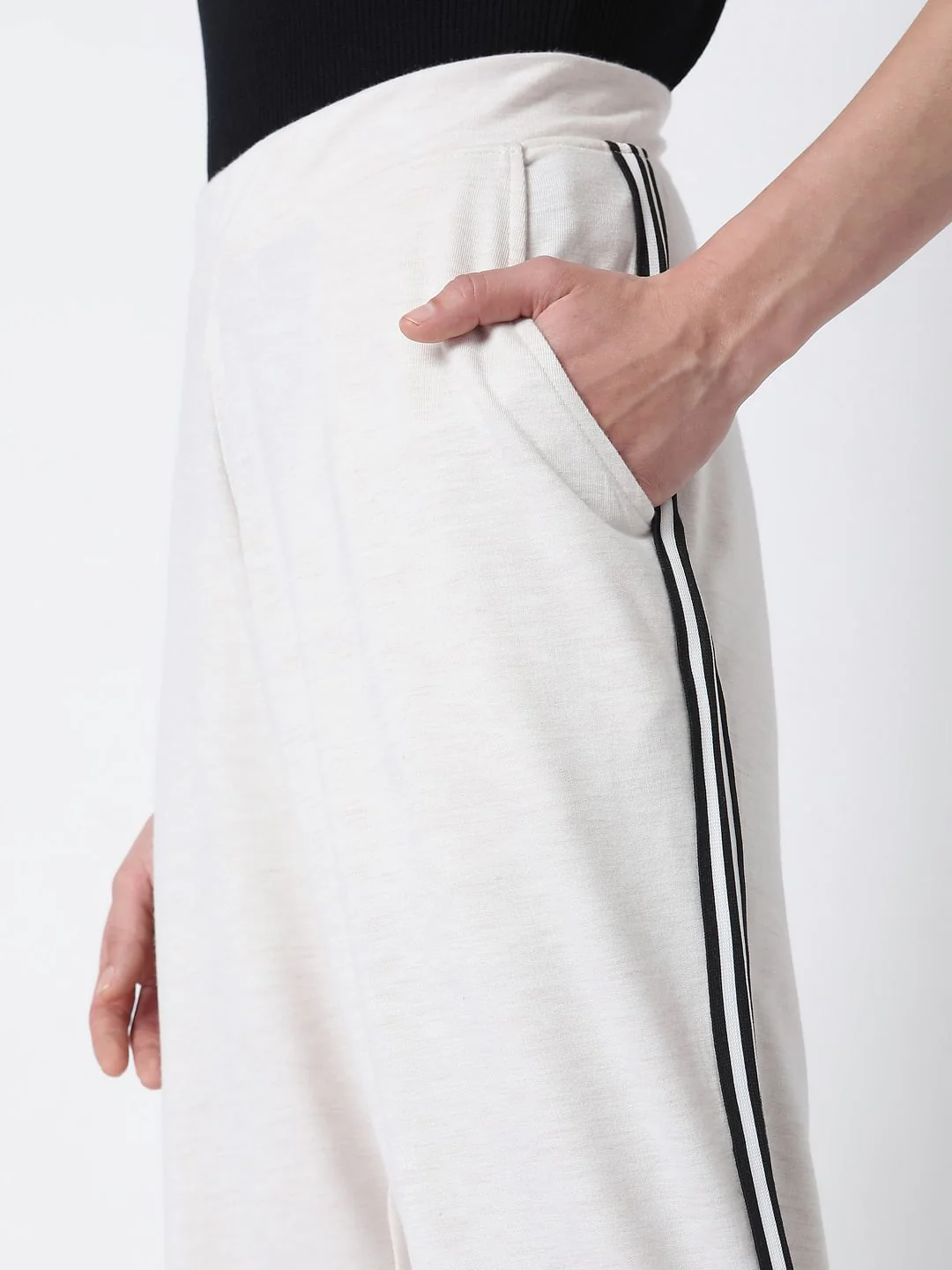 White High Rise Co-Ord Set Sweatpants - Image 6