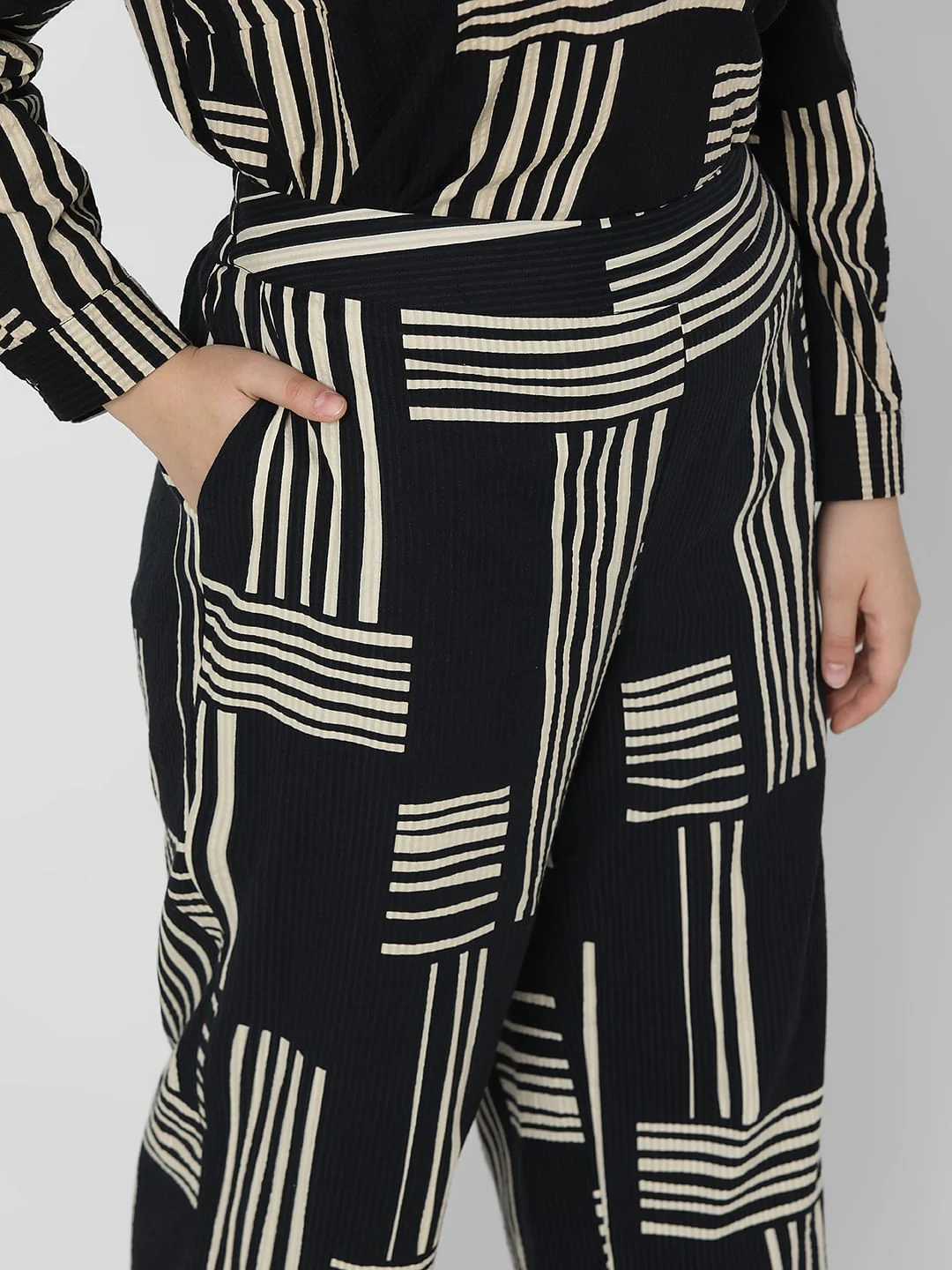 Curve Black Printed Co-Ord Set Pants - Image 7