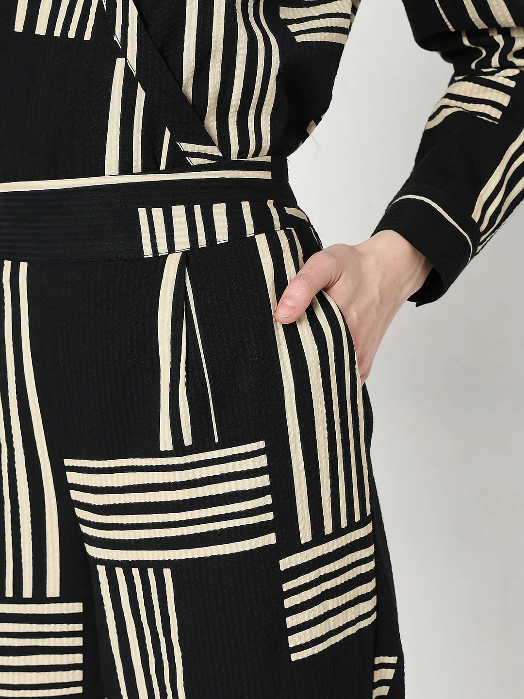 Black High Rise Printed Co-Ord Set Pants - Image 6