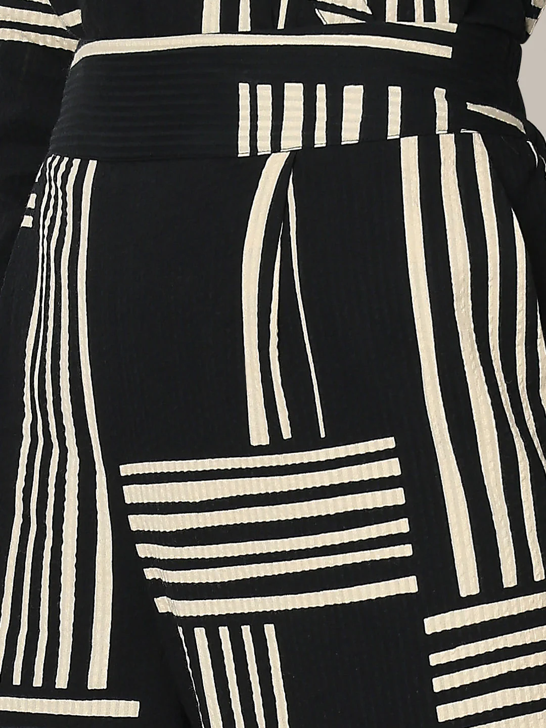Black High Rise Printed Co-Ord Set Pants - Image 8