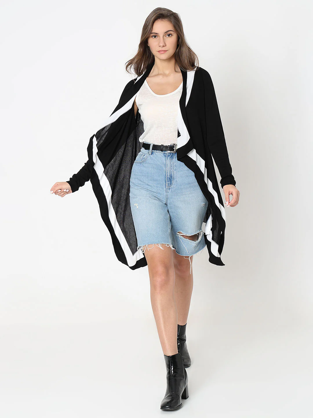 Monochrome Long Shrug - Image 5
