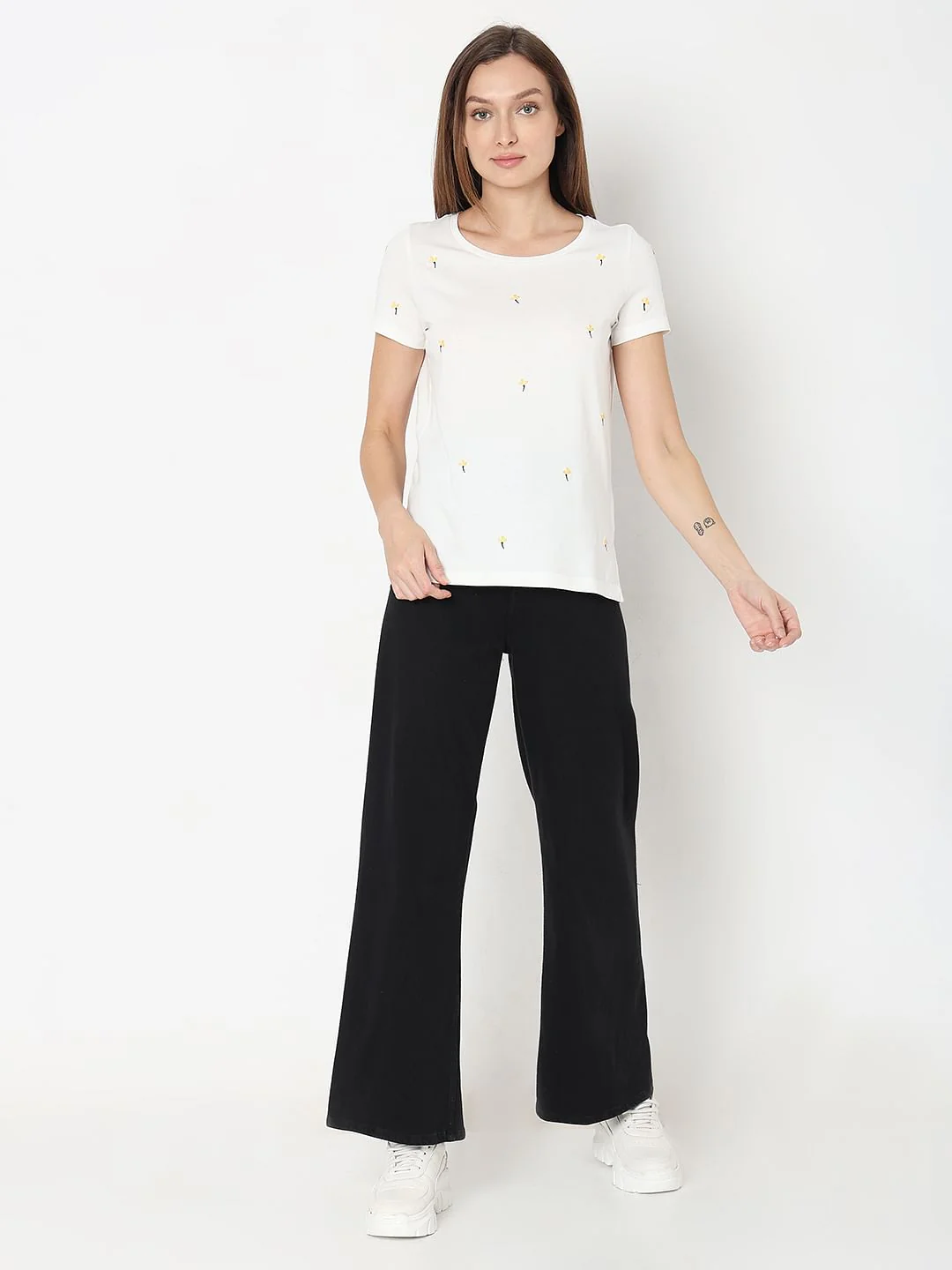 White Embroidered Print T-Shirt - Image 5