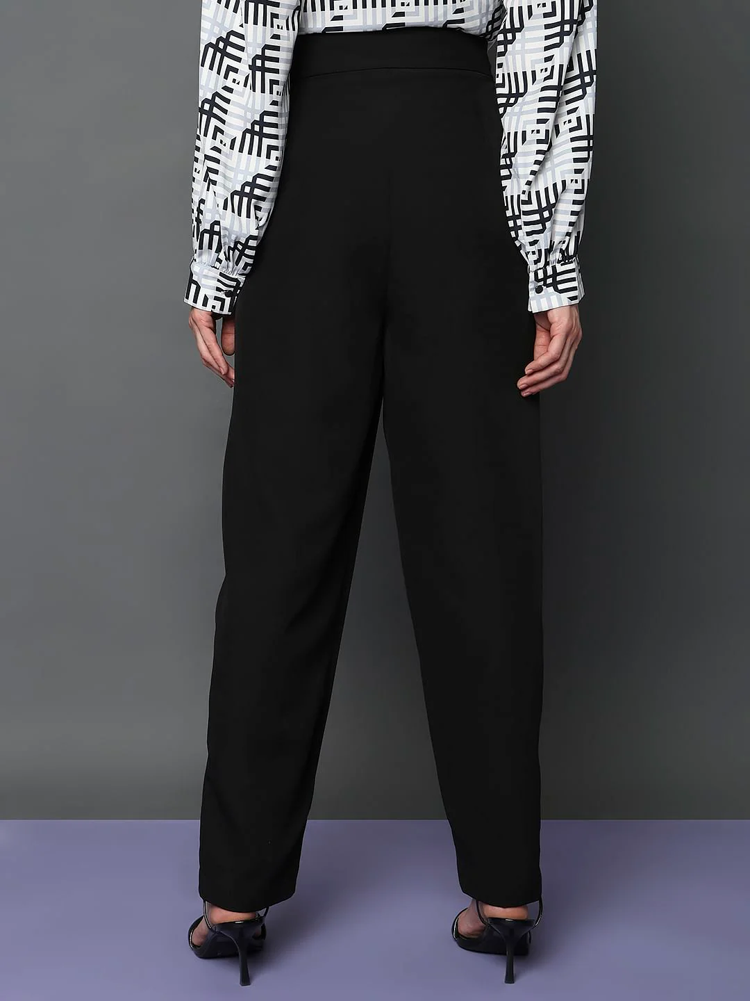 Black High Rise Straight Fit Pants - Image 4