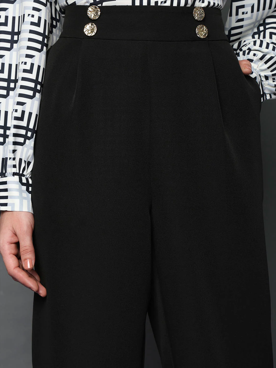Black High Rise Straight Fit Pants - Image 5