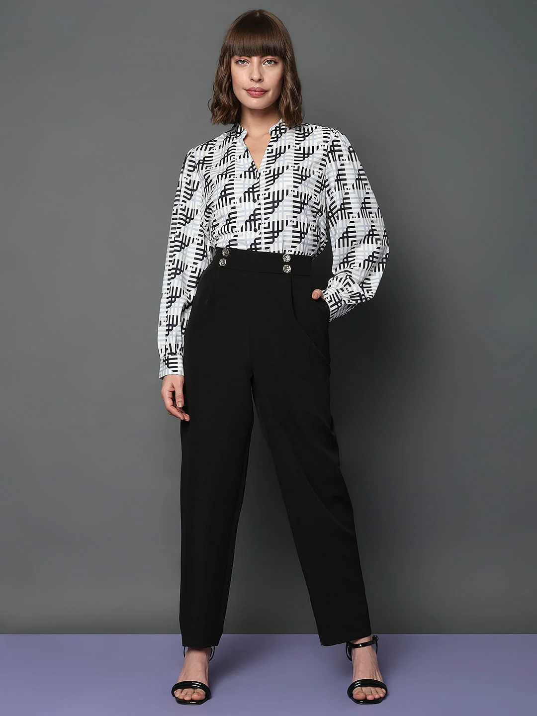Black High Rise Straight Fit Pants - Image 6