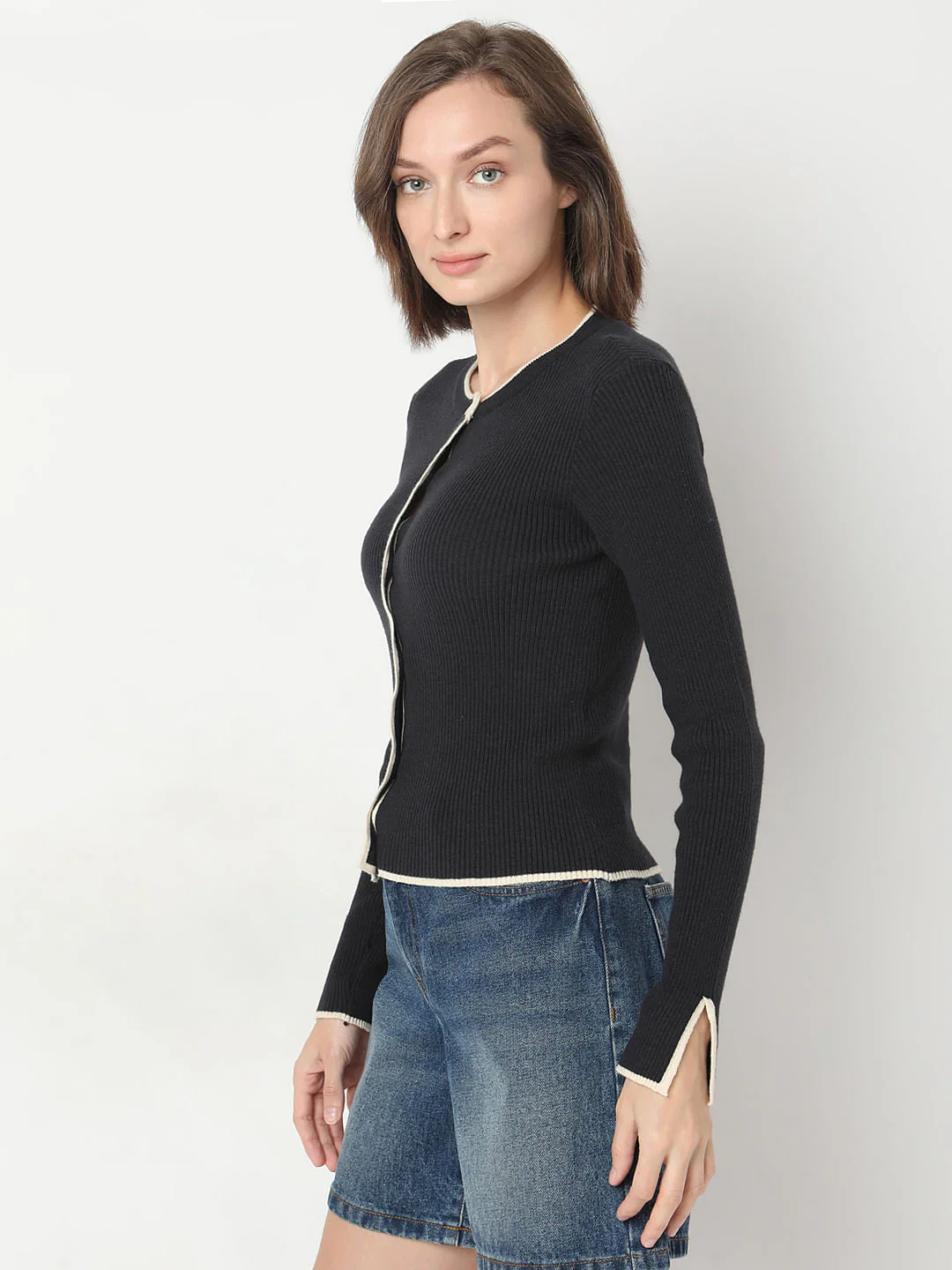 Black O-Neck Buttoned Cardigan - Image 3