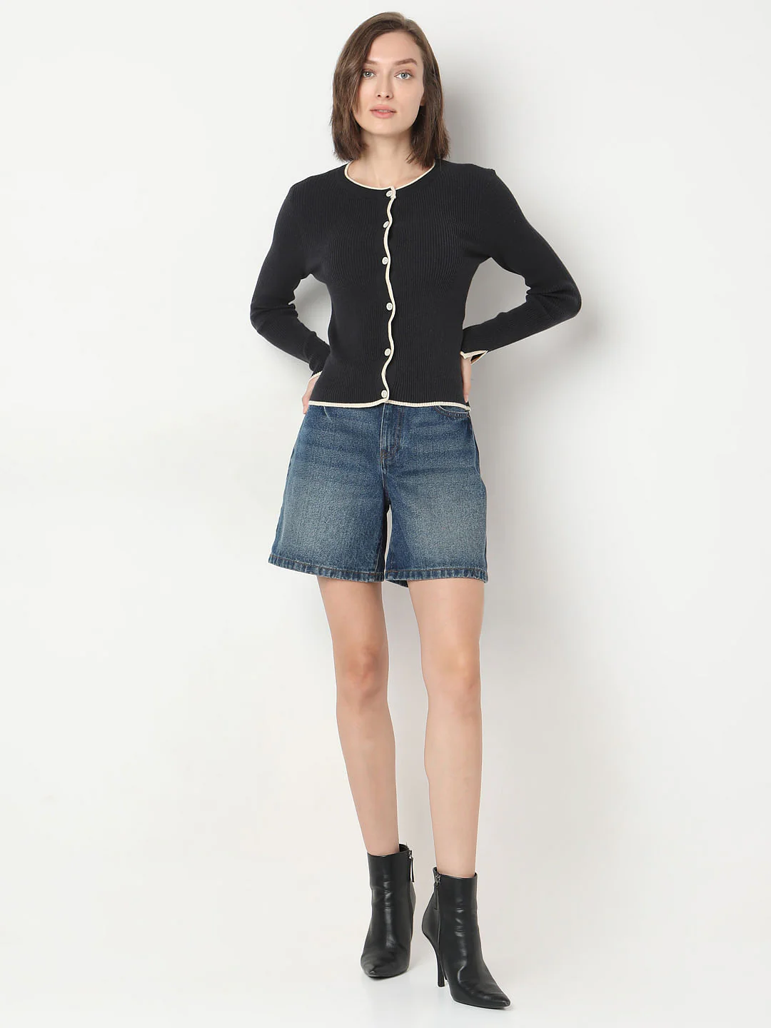 Black O-Neck Buttoned Cardigan - Image 5