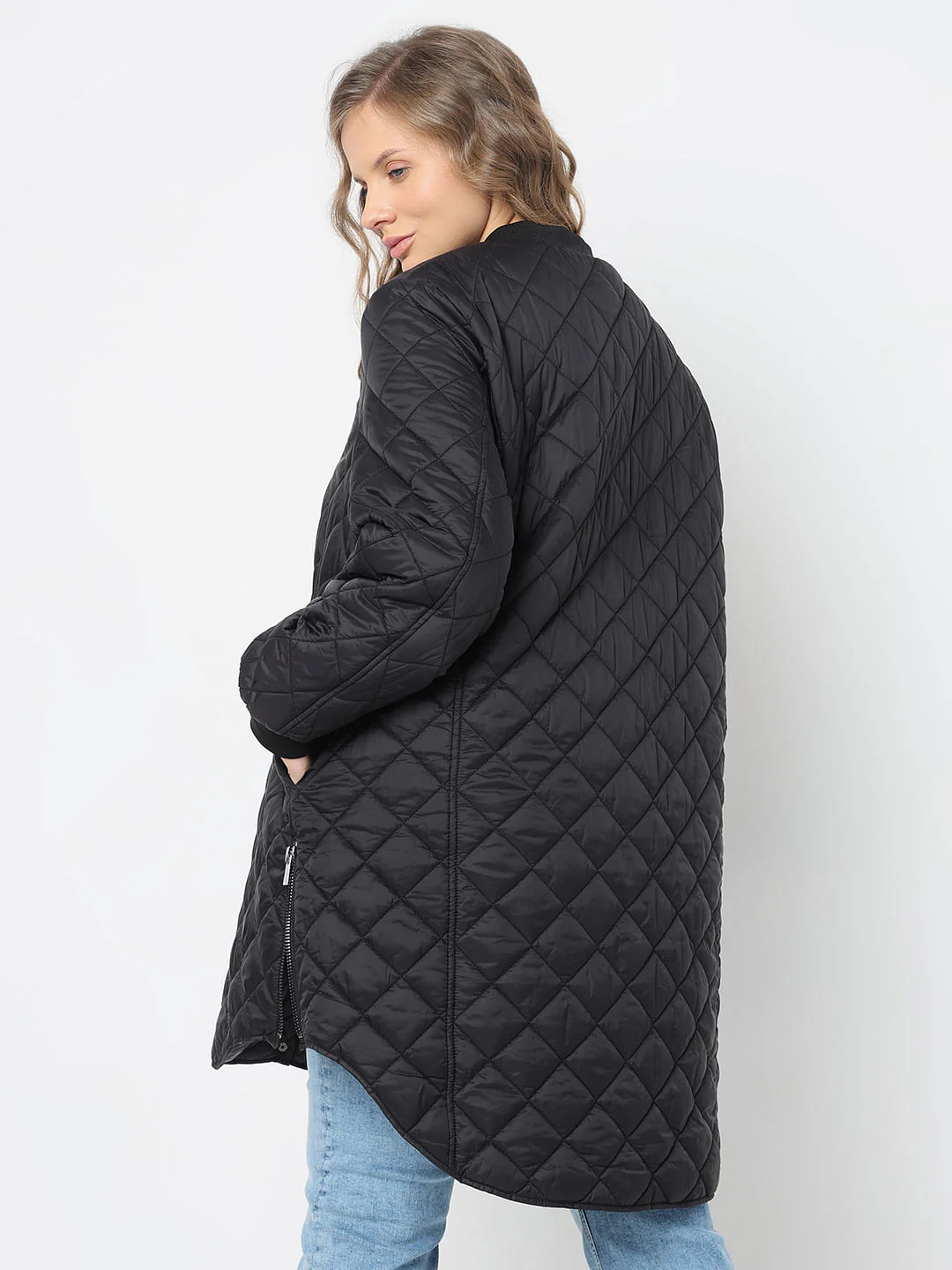 Curve Black Quilted Puffer Jacket - Image 4