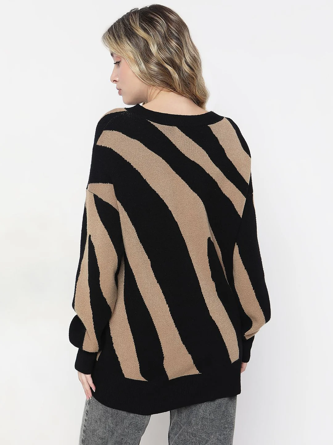 Black Abstract Print Long Pullover - Image 4