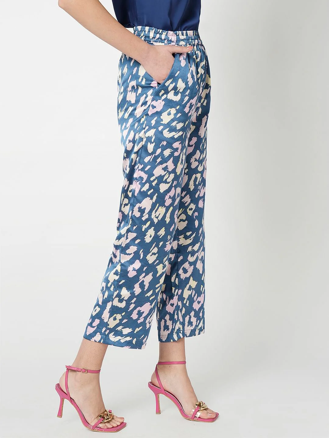 I.Scenery By Vero Moda Blue High Rise Printed Pants - Image 3