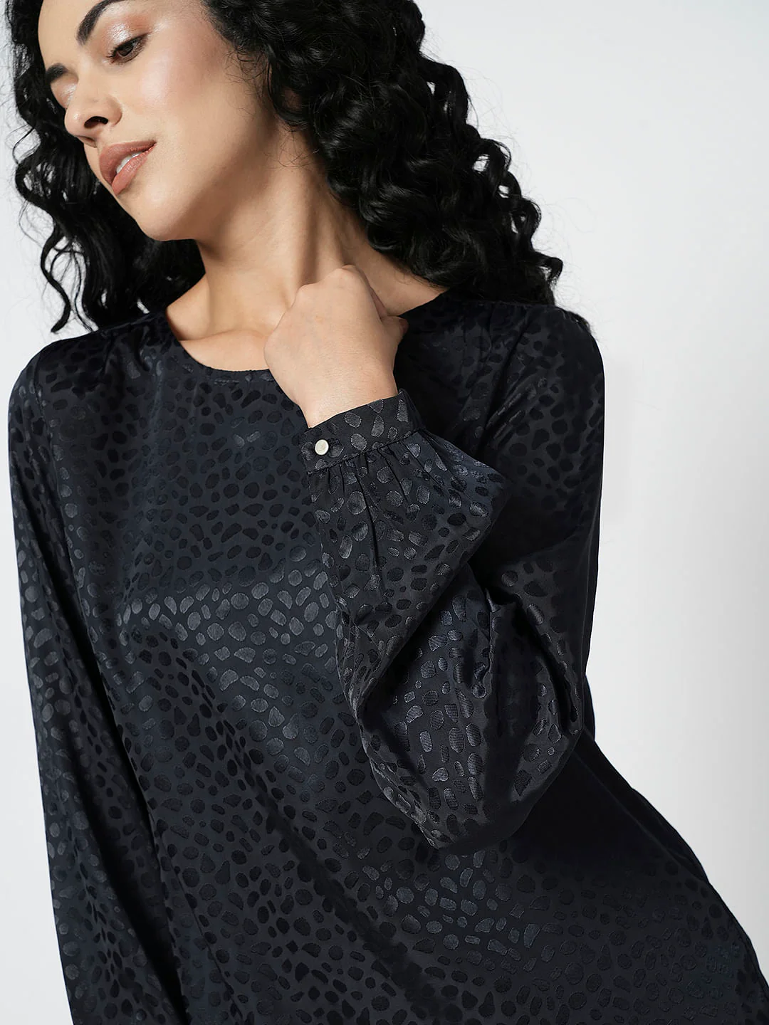 I.Scenery By Vero Moda Navy Blue Textured Top - Image 6