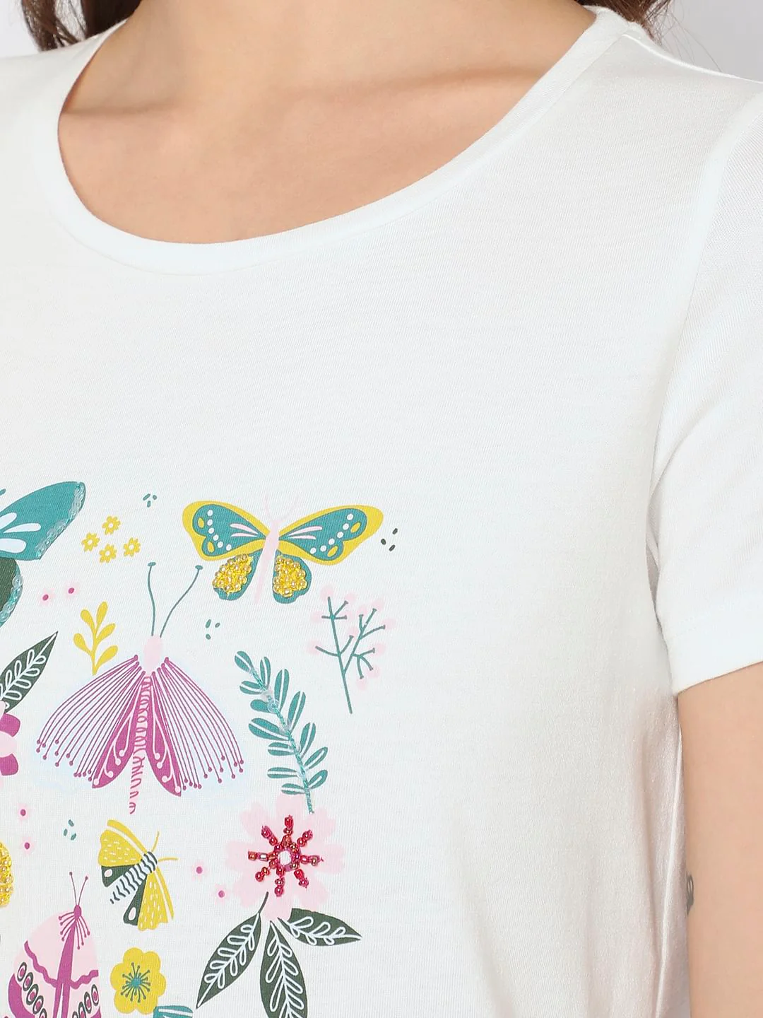 White Graphic Print T-Shirt - Image 8