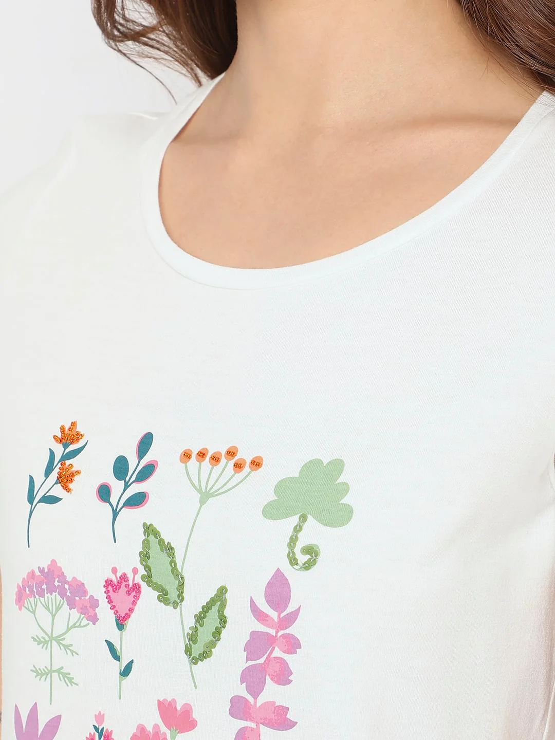 White Graphic Print T-Shirt - Image 8