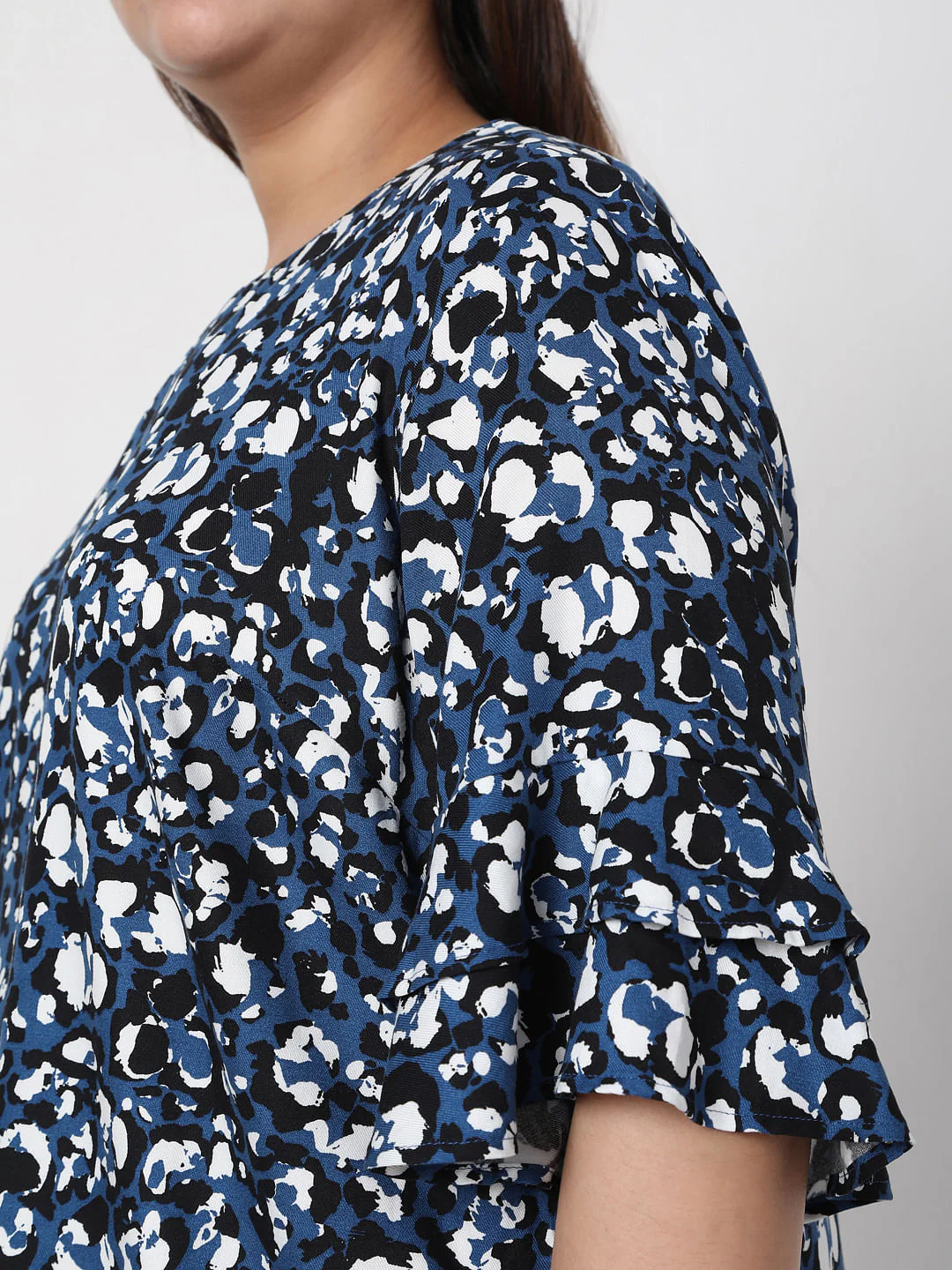 Curve Blue Abstract Print Top - Image 6