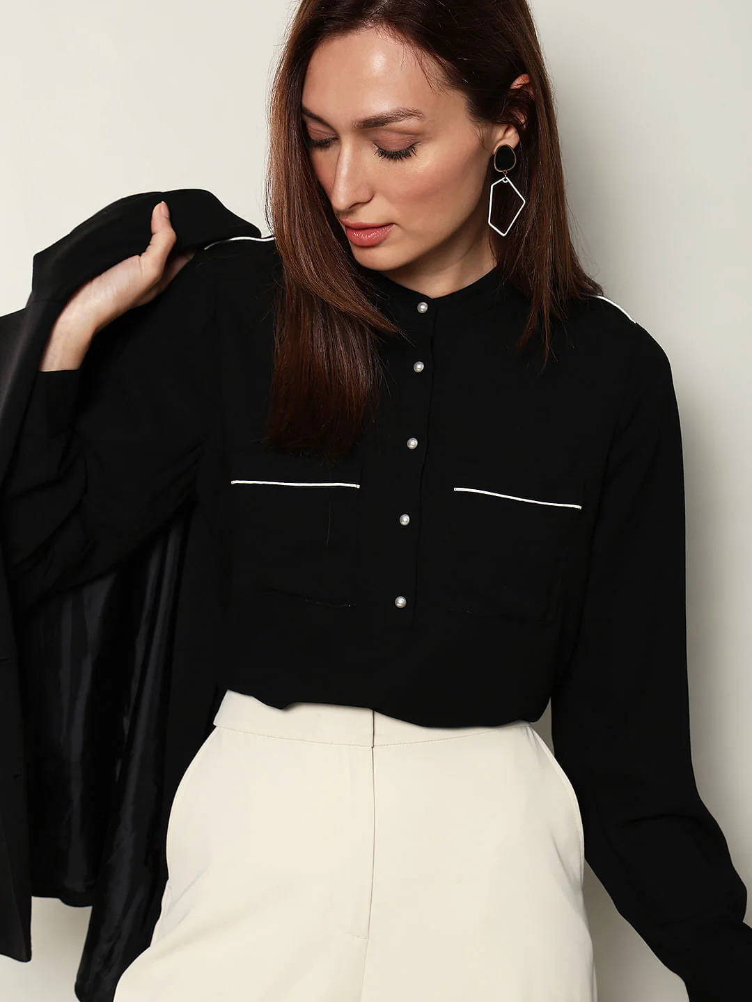 Black Contrast Tipping Top