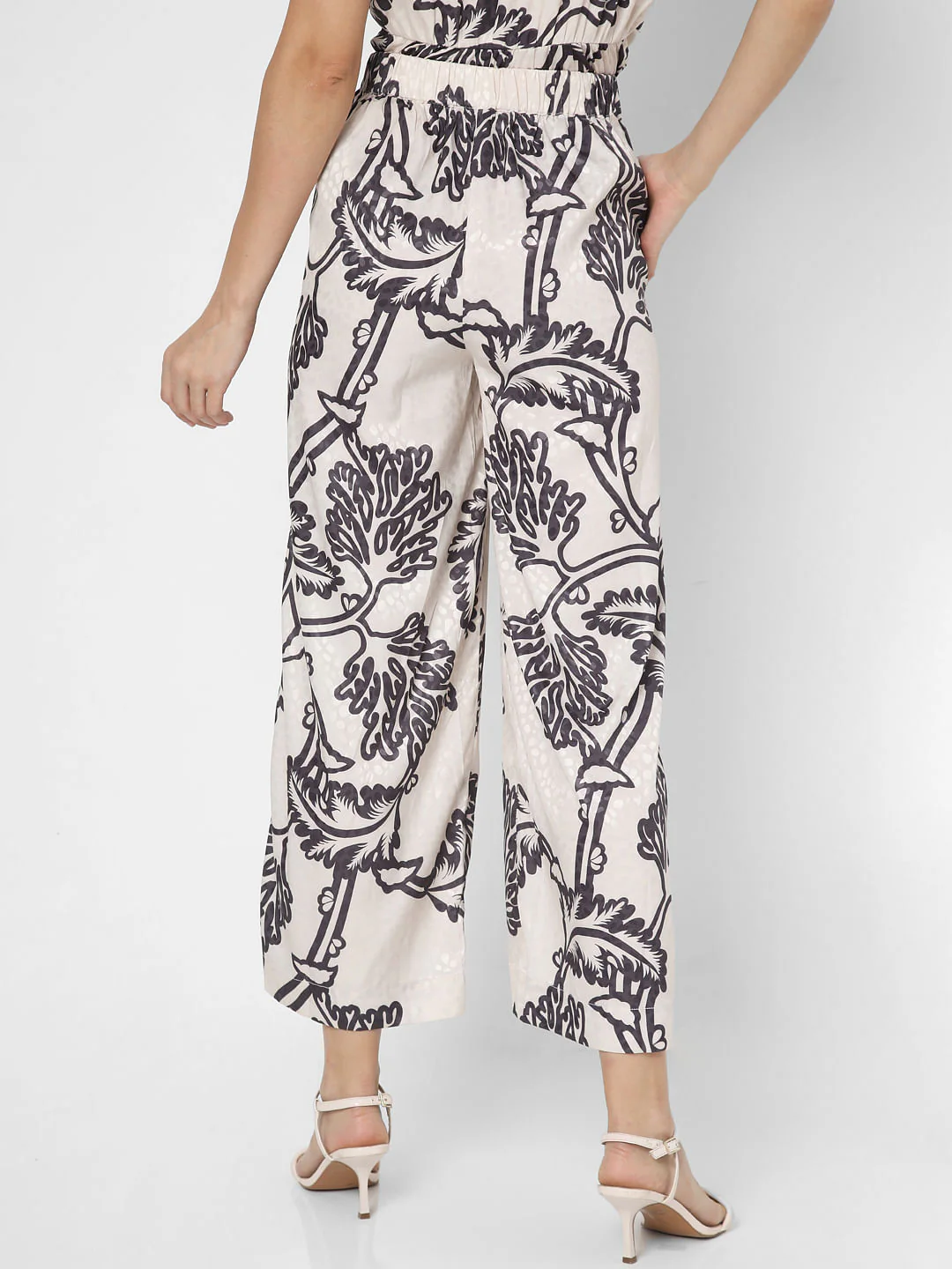 Off-White Mid Rise Printed Co-Ord Set Pants - Image 4
