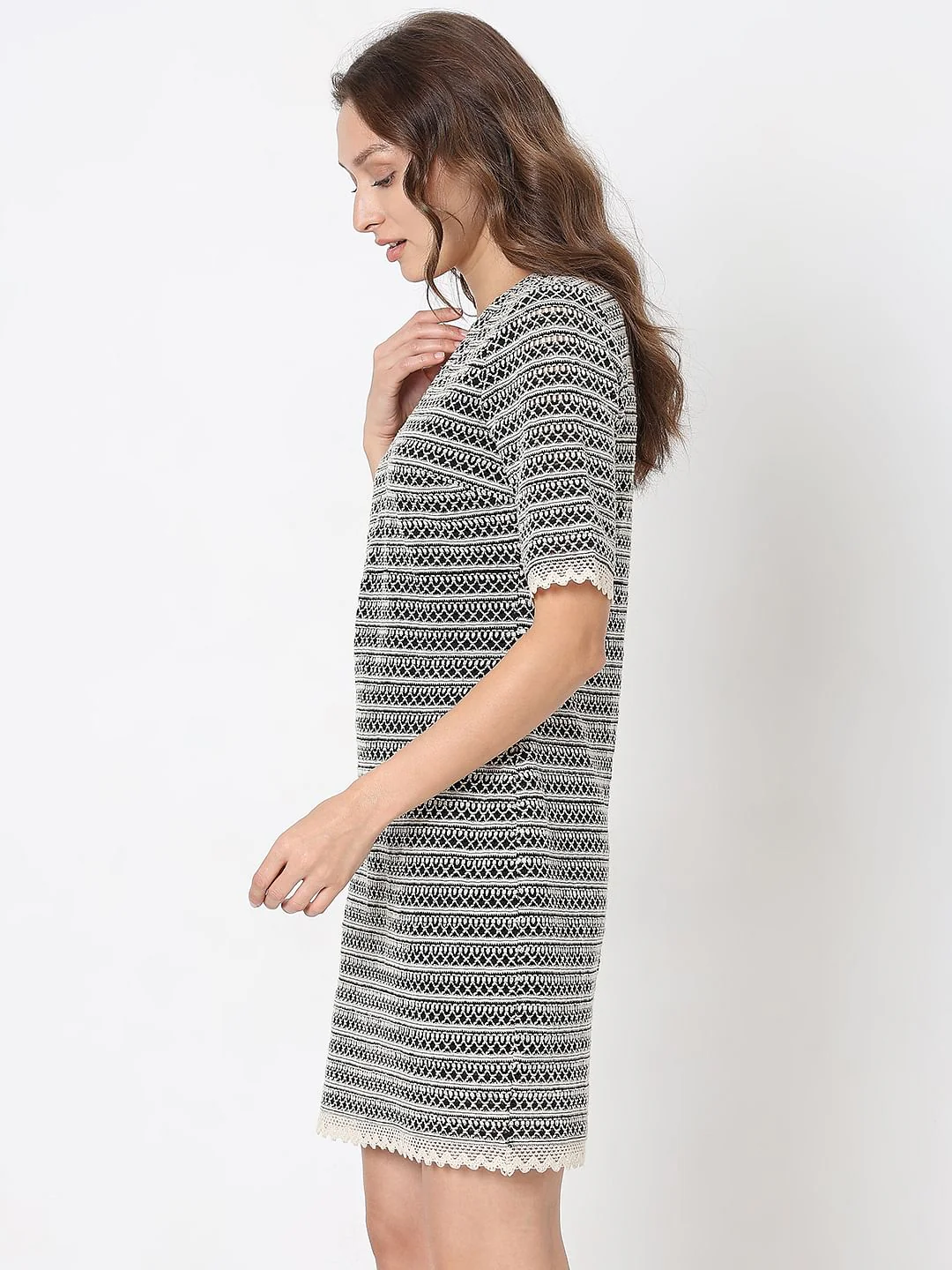 Black & White Textured Bodycon Dress - Image 3