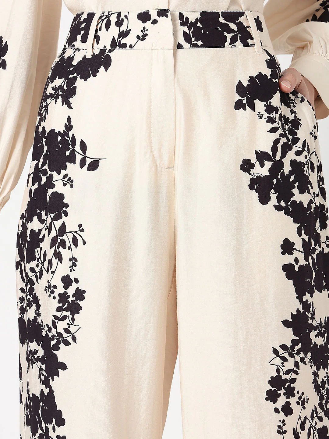 Off-White Printed Co-Ord Set Pants - Image 8