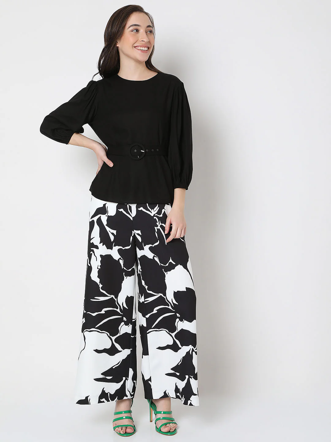 Black Puff Sleeves Top - Image 5
