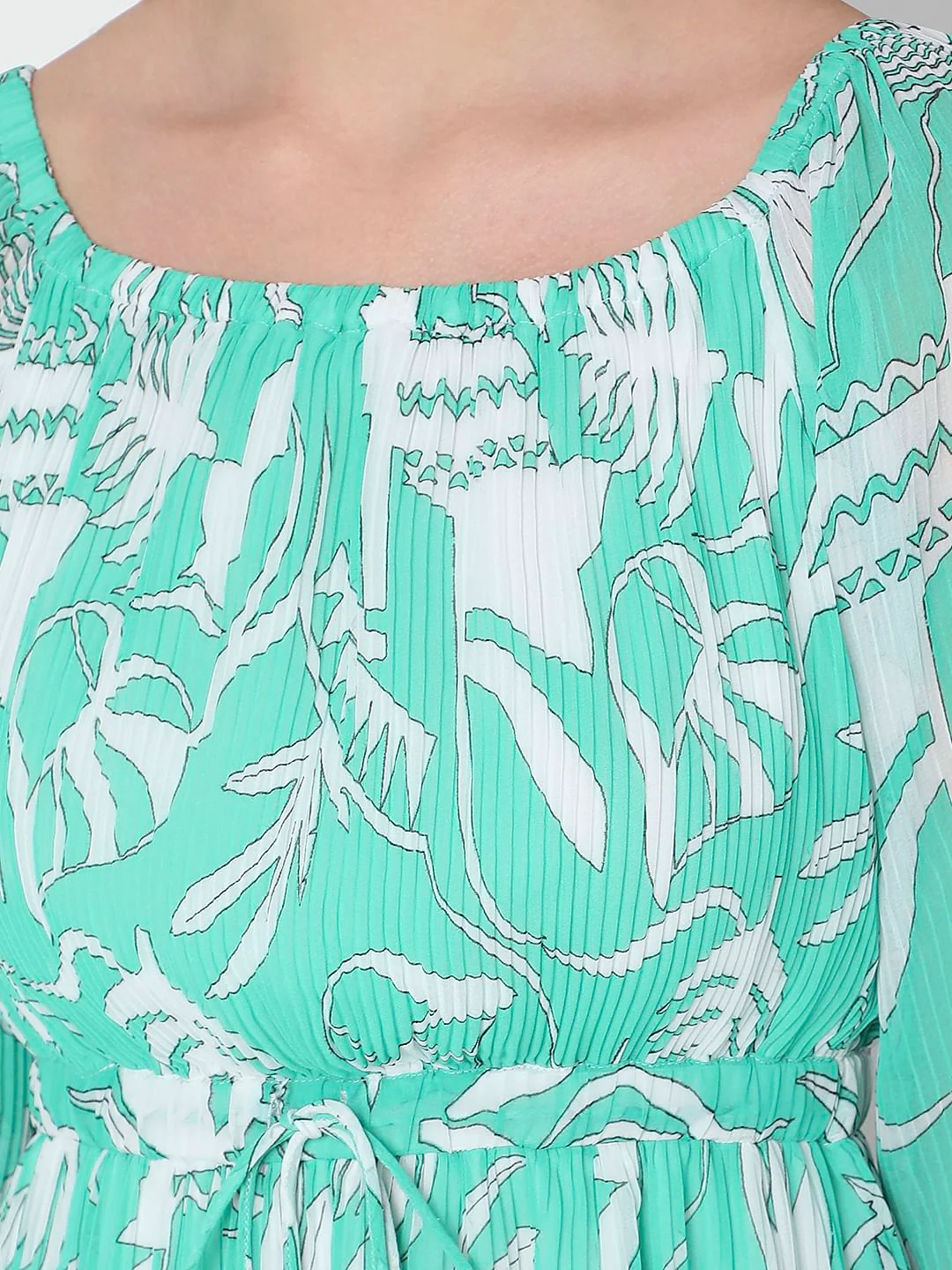 Blue Floral Pleated Shift Dress - Image 7