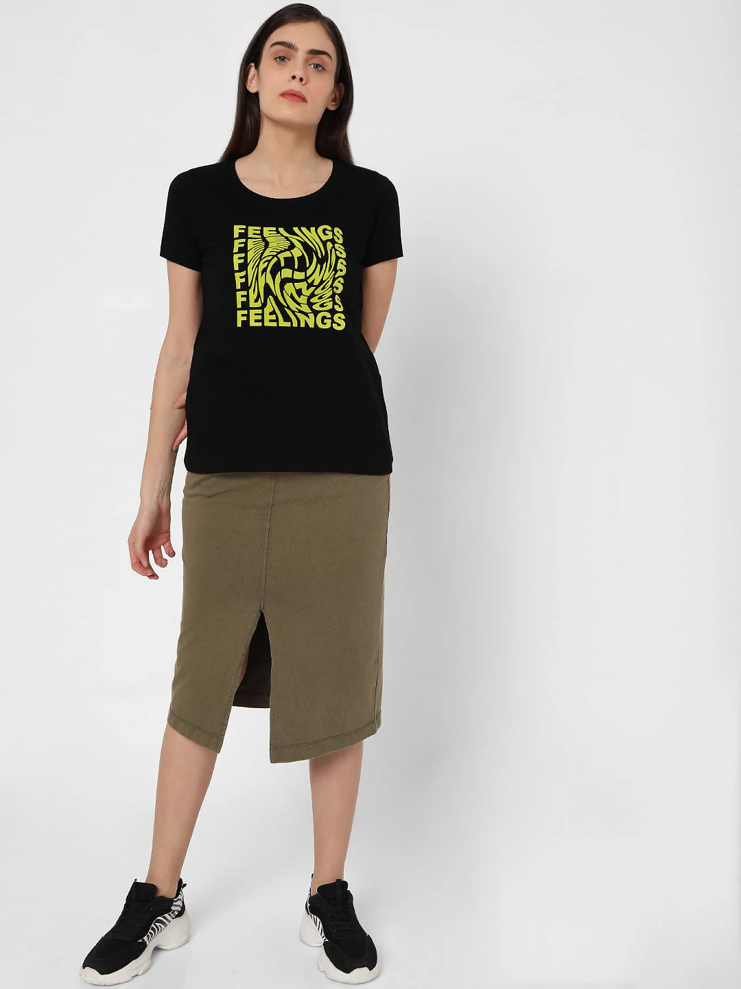 Black Chest Print T-Shirt - Image 5
