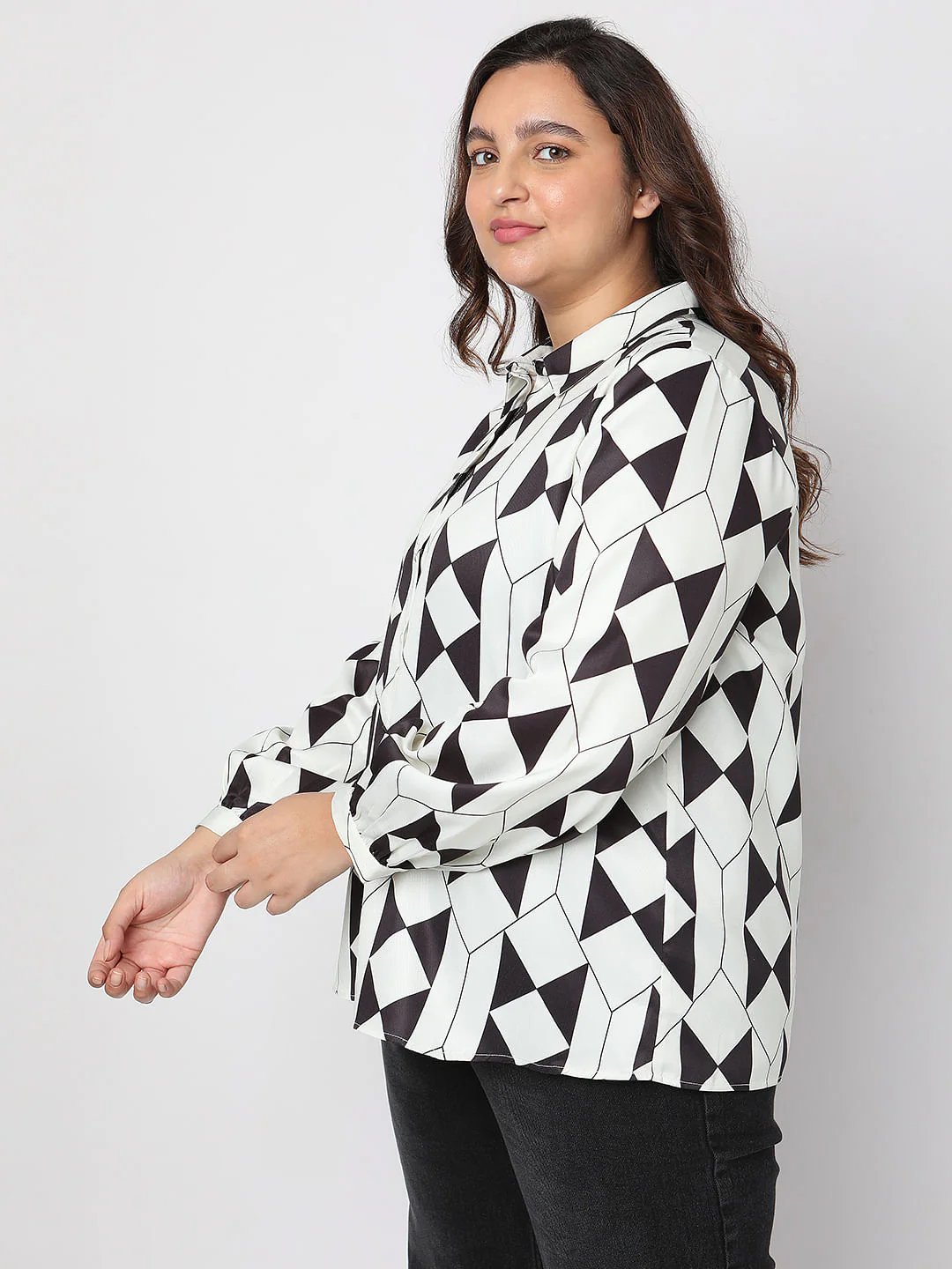 Curve Black & White Printed Shirt - Image 3