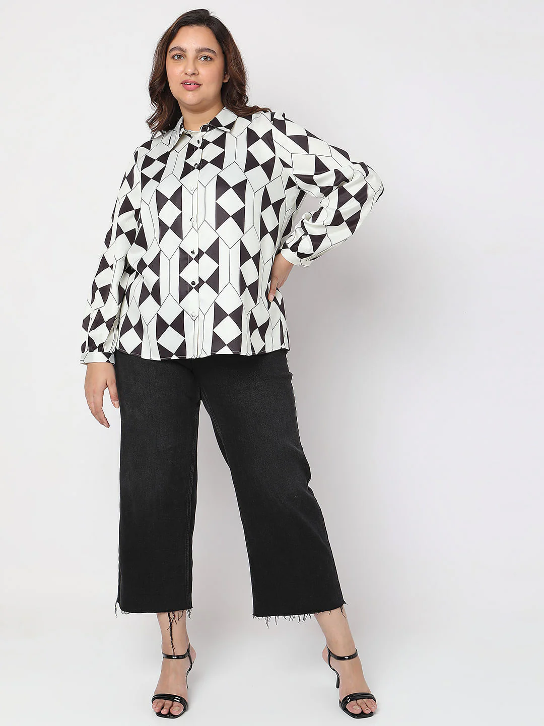 Curve Black & White Printed Shirt - Image 5