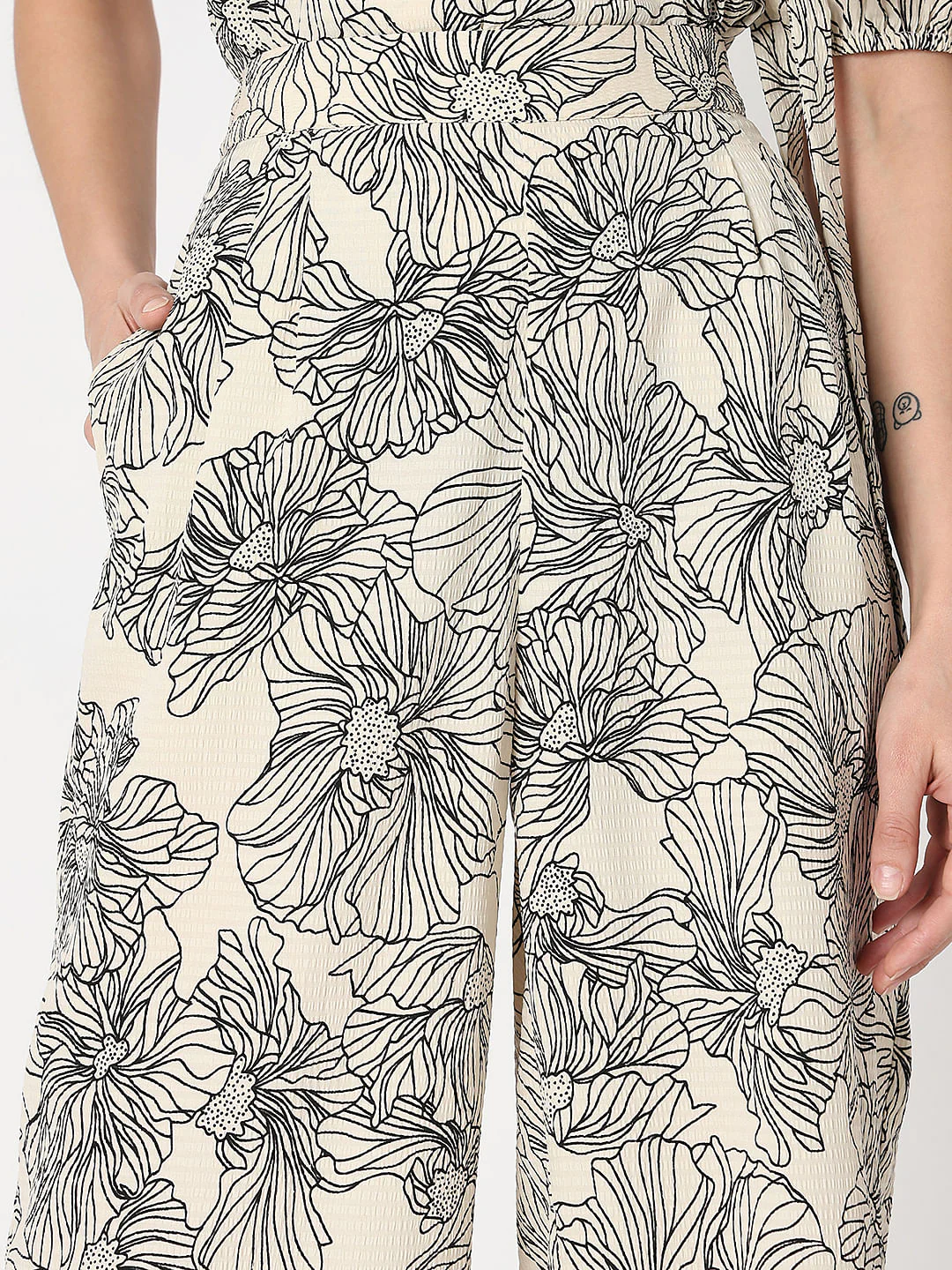 Beige Floral Co-Ord Set Pants - Image 6