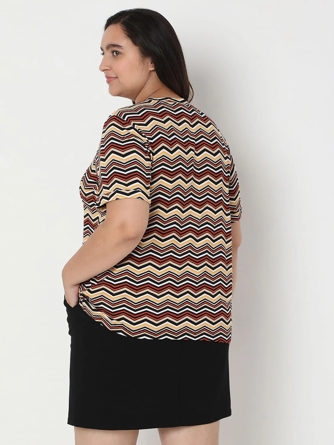 Curve Brown Chevron Print T-Shirt - Image 4