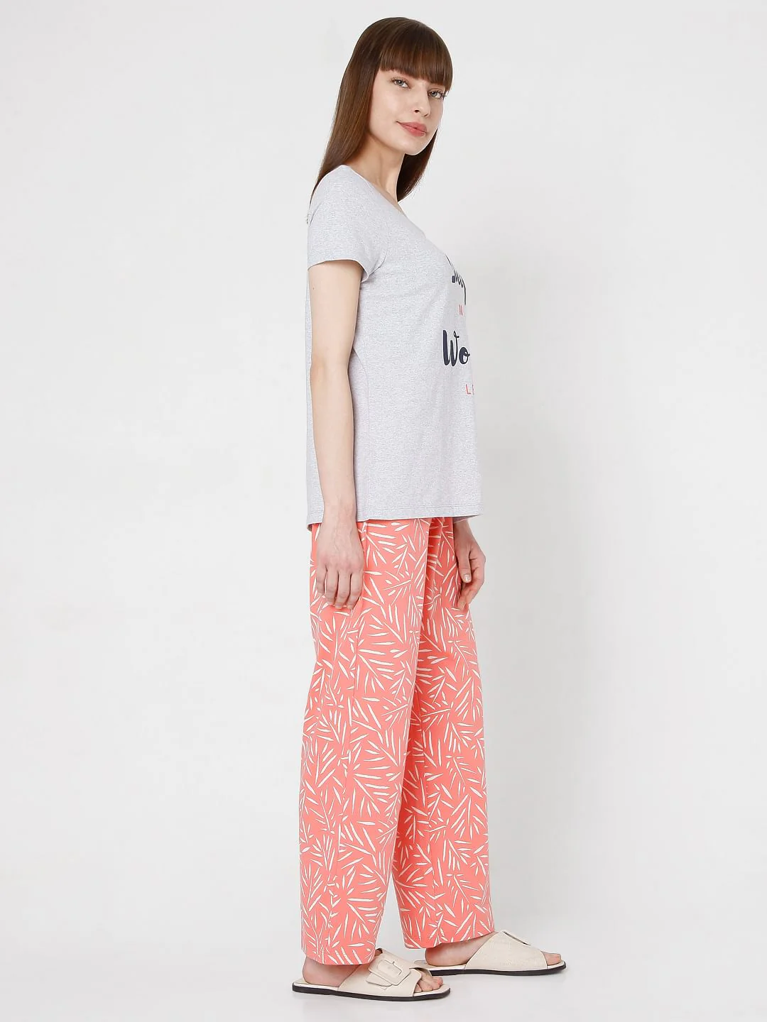 Grey T-Shirt & Pyjama Set - Image 3