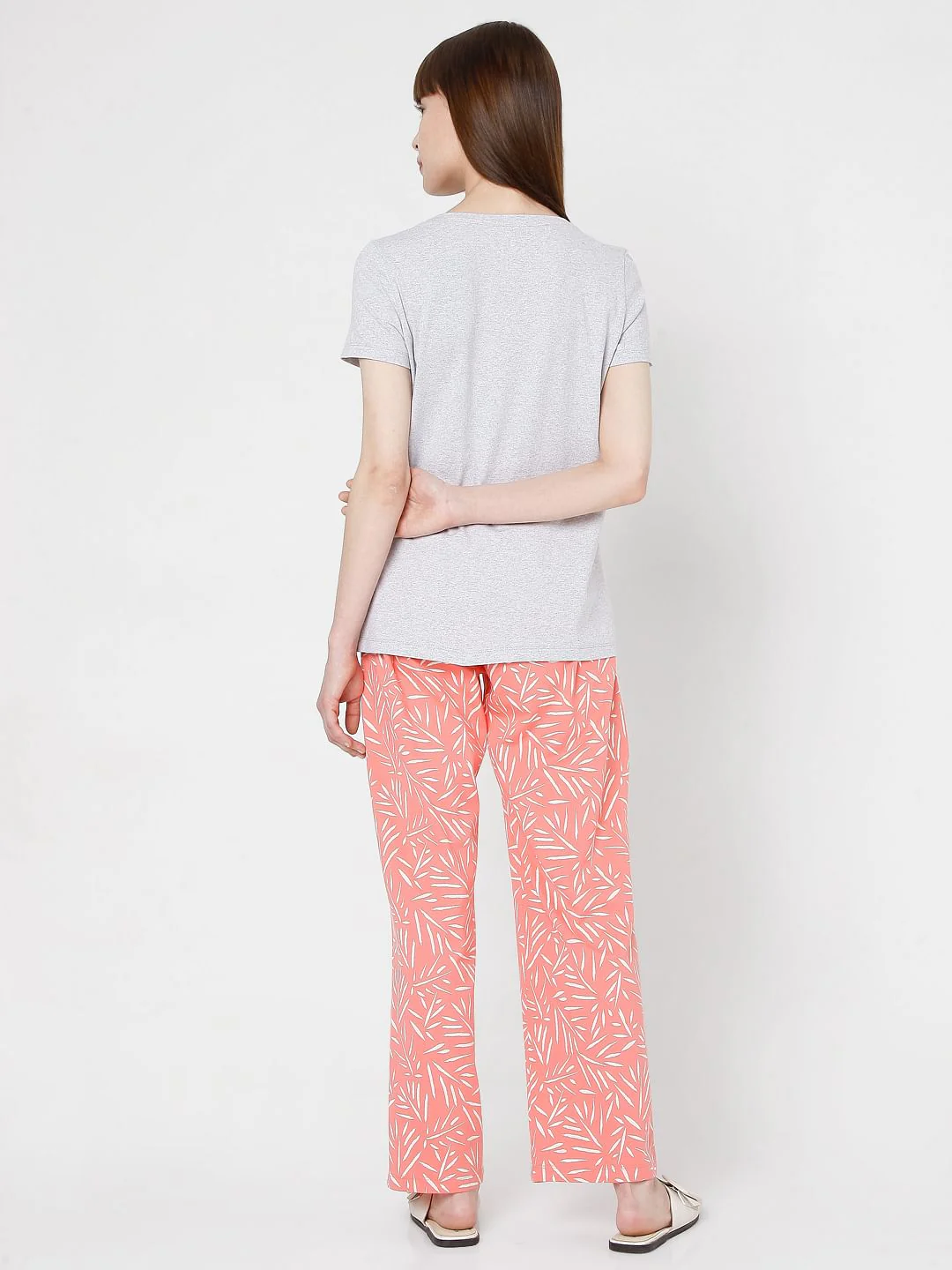 Grey T-Shirt & Pyjama Set - Image 5