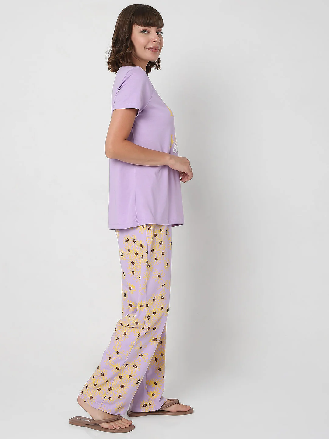 Lilac T-Shirt & Pyjama Set - Image 4