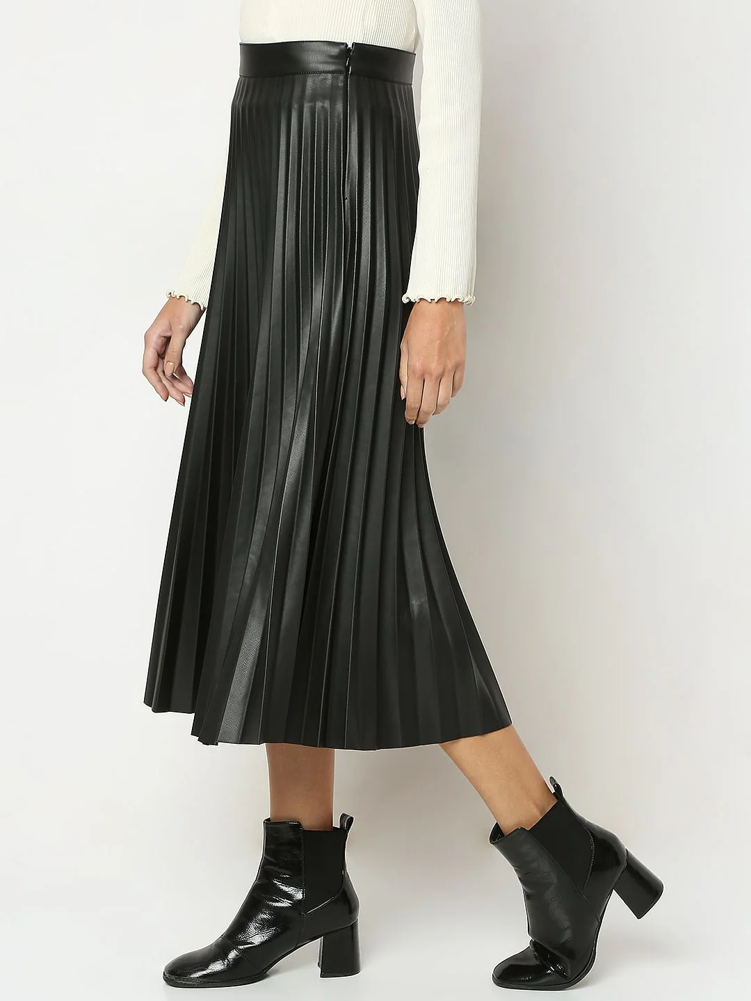 Black Pleated Midi Skirt - Image 3