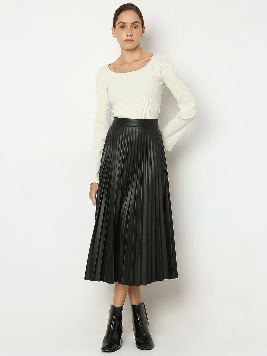 Black Pleated Midi Skirt - Image 5